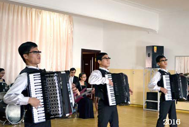 18-밝게 자라는 장애자들